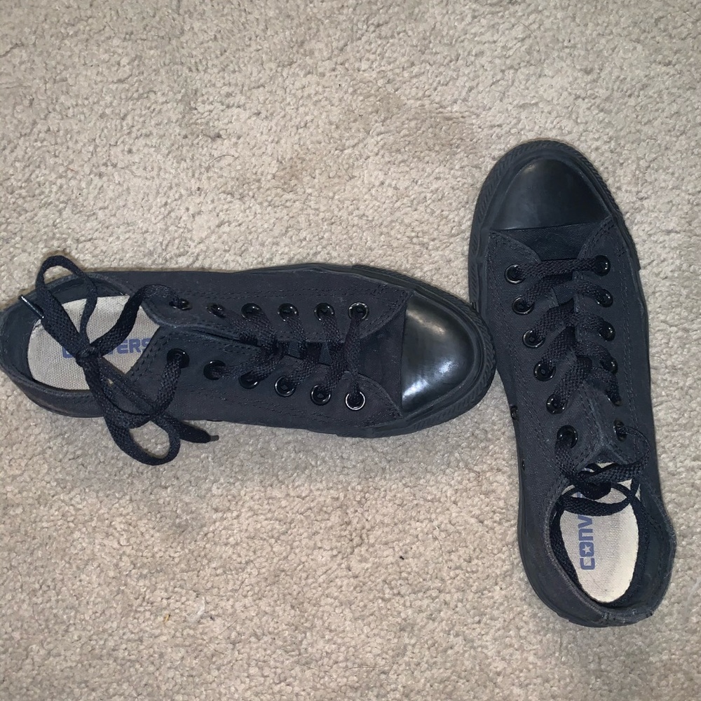 All Black converse 😎